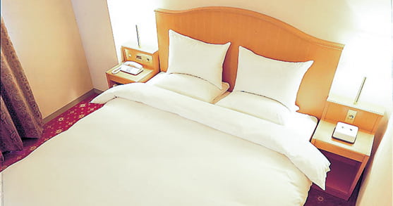 クイーンサイズベッド